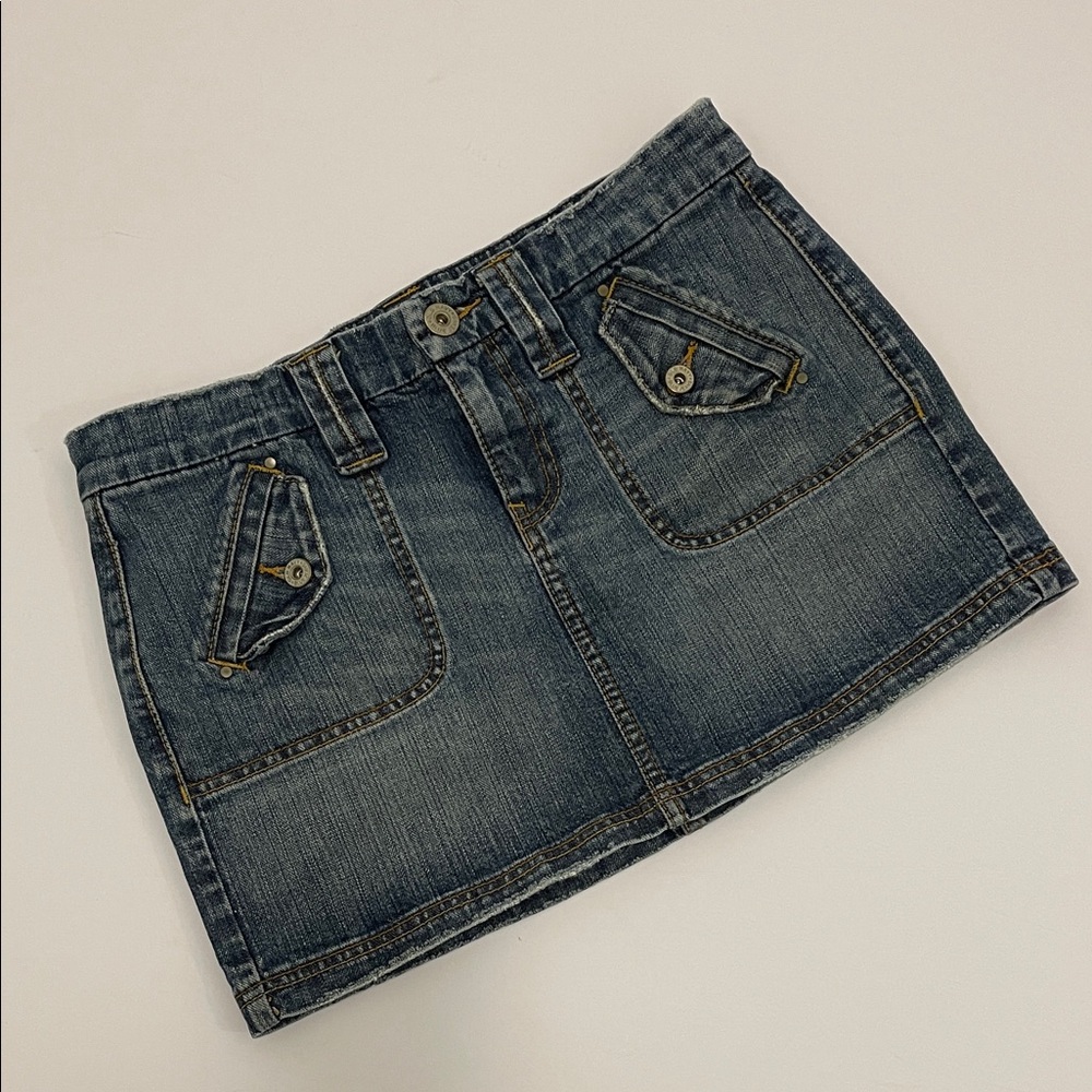 Vintage Y2K Old Navy ultra low waist stretch denim mini skirt size 8
